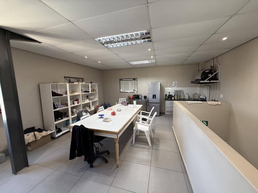 To Let Commercial Property for Rent in Rivergate Western Cape